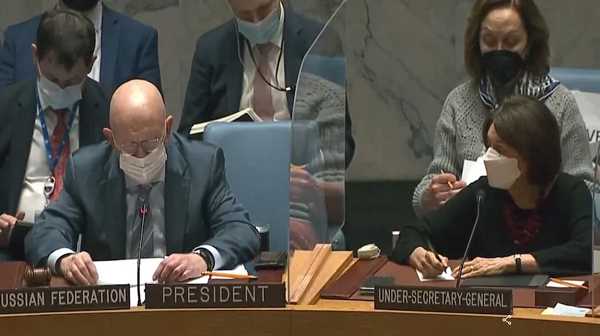 रूस ने यूक्रेन को तोडा, दो क्षेत्रों को अलग देश के रूप में मान्यता दी, भारी तनाव के बीच यूएनएससी की आपात बैठक जारी रूस ने यूक्रेन को तोडा, दो क्षेत्रों को अलग देश के रूप में मान्यता दी, भारी तनाव के बीच यूएनएससी की आपात बैठक जारी